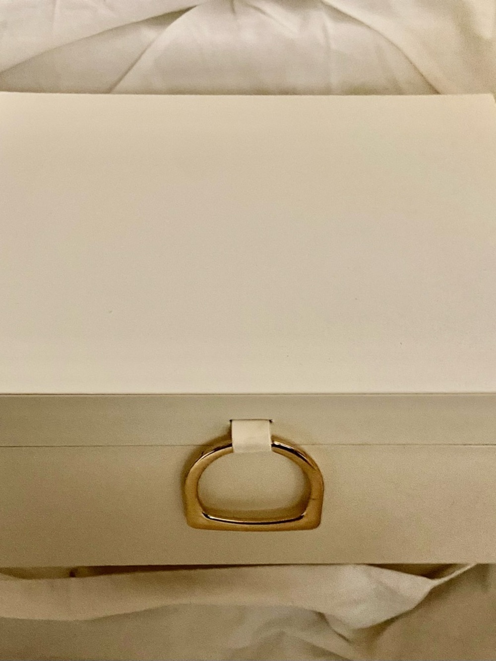 Elegant Cream Jewelry Box with Gold Accent